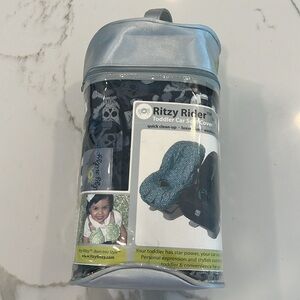 New Itzy Ritzy Washable Toddler Car Seat Cover Black Gray Skulls